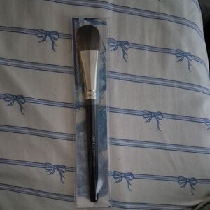 Cinema Secrets Foundation Brush